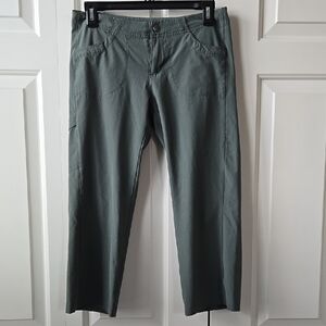 Patagonia Green Chinos Versatile Classic Style